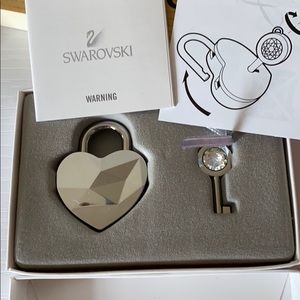 Swarovski heart and key keychain